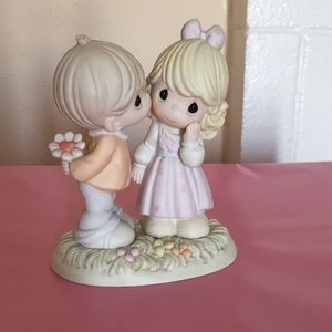 Precious Moments:Your Love Makes My Heart Blossom